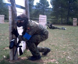 Asómate con cuidado, paintball